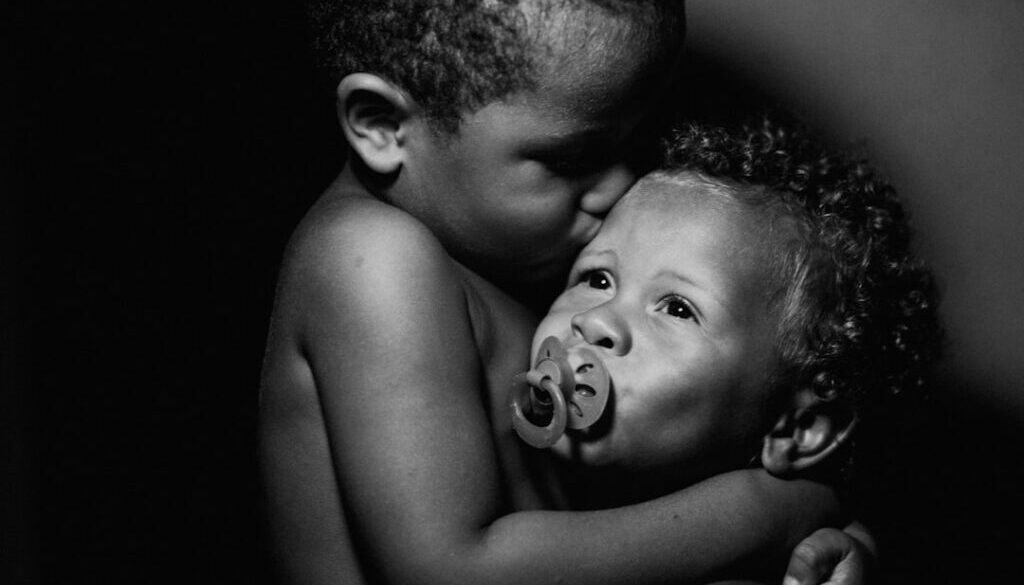 Czego dorośli mogą nauczyć się od dzieci o bliskości?