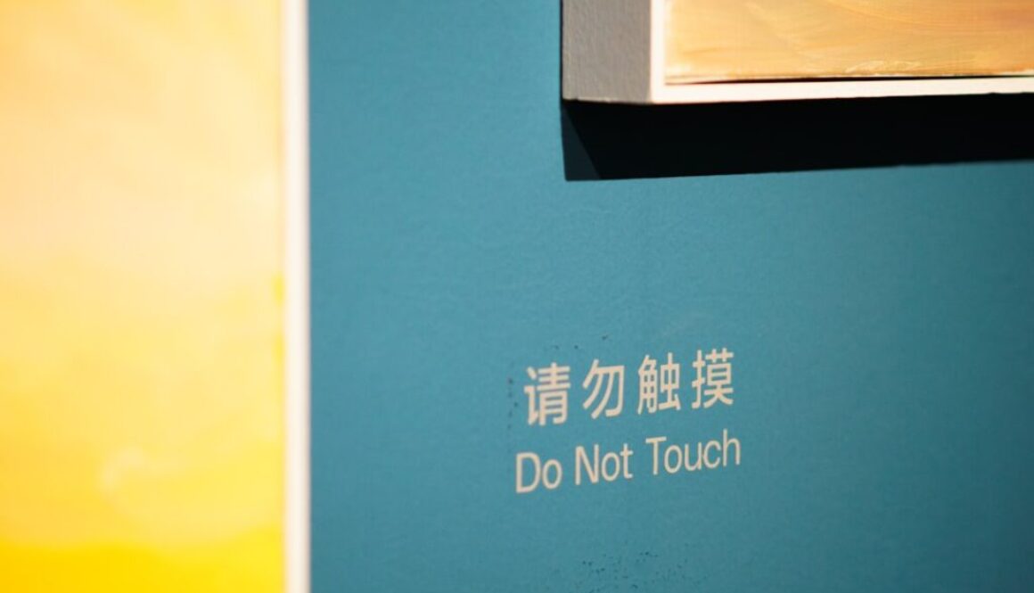 Przytulanie w pracy – jak dbać o komfort i granice?